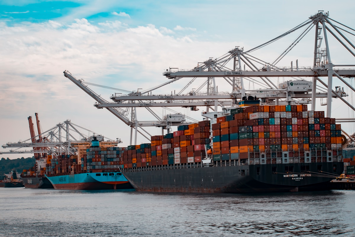 Ports & Shipping